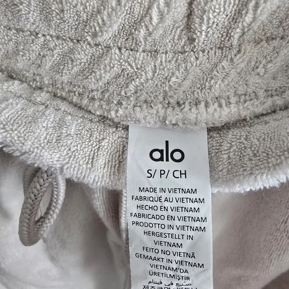 NWT Alo Yoga Coastal Terry Shirt and Short Set Bone Small - Picture 10 of 10